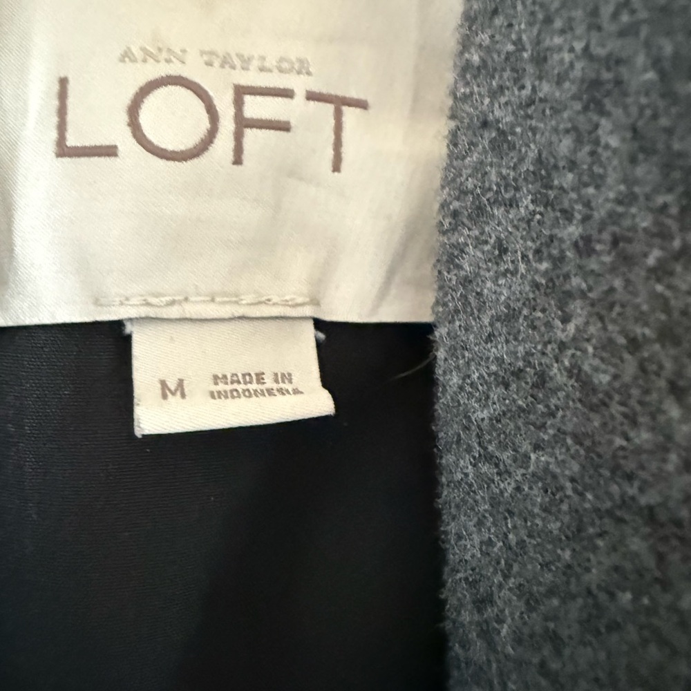 LOFT Puffer Jacket - Picture 3 of 4
